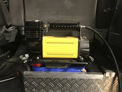 BlueTop5.0_BatterieKastenT3_03.JPG (1.82 MiB) 21910 mal betrachtet BlueTop 5.0 mit Kompressor in Batteriekasten 03