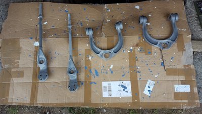 Hufeisen und Zugstreben frisch gestrahlt.