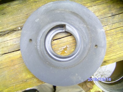 obere Gummiunterlage, federseitig