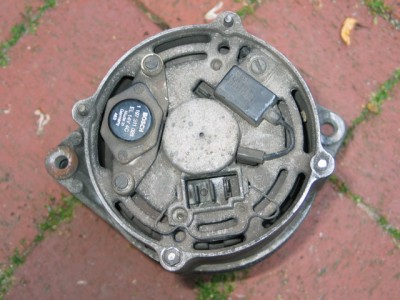 IMG_7617.JPG (118.15 KiB) 3338 mal betrachtet LiMa original verbaut, alte Variante mit 3-Fach-Stecker und zusätzlichem 4. Flachstecker