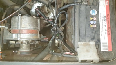 20260718_190555.jpg (3.46 MiB) 3231 mal betrachtet "neue" LiMa verbaut als temporäre Lösung mit Plus-Kabel vom Golf und kurzem Kabel für Klemme D+ zu original Kabelbaum